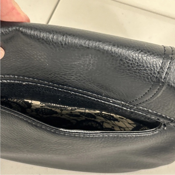 Carlos by Carlos Santana Black Crossbody Bag with Floral Strap - Picture 8 of 10